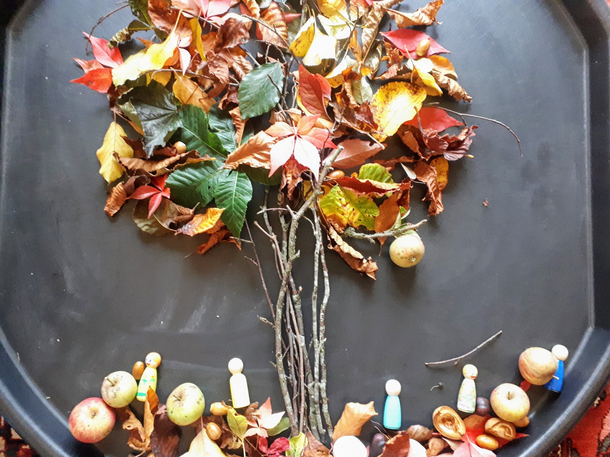 Autumn Tuff Tray - Small World Activity Idea for Toddlers — Little Hands  Learning