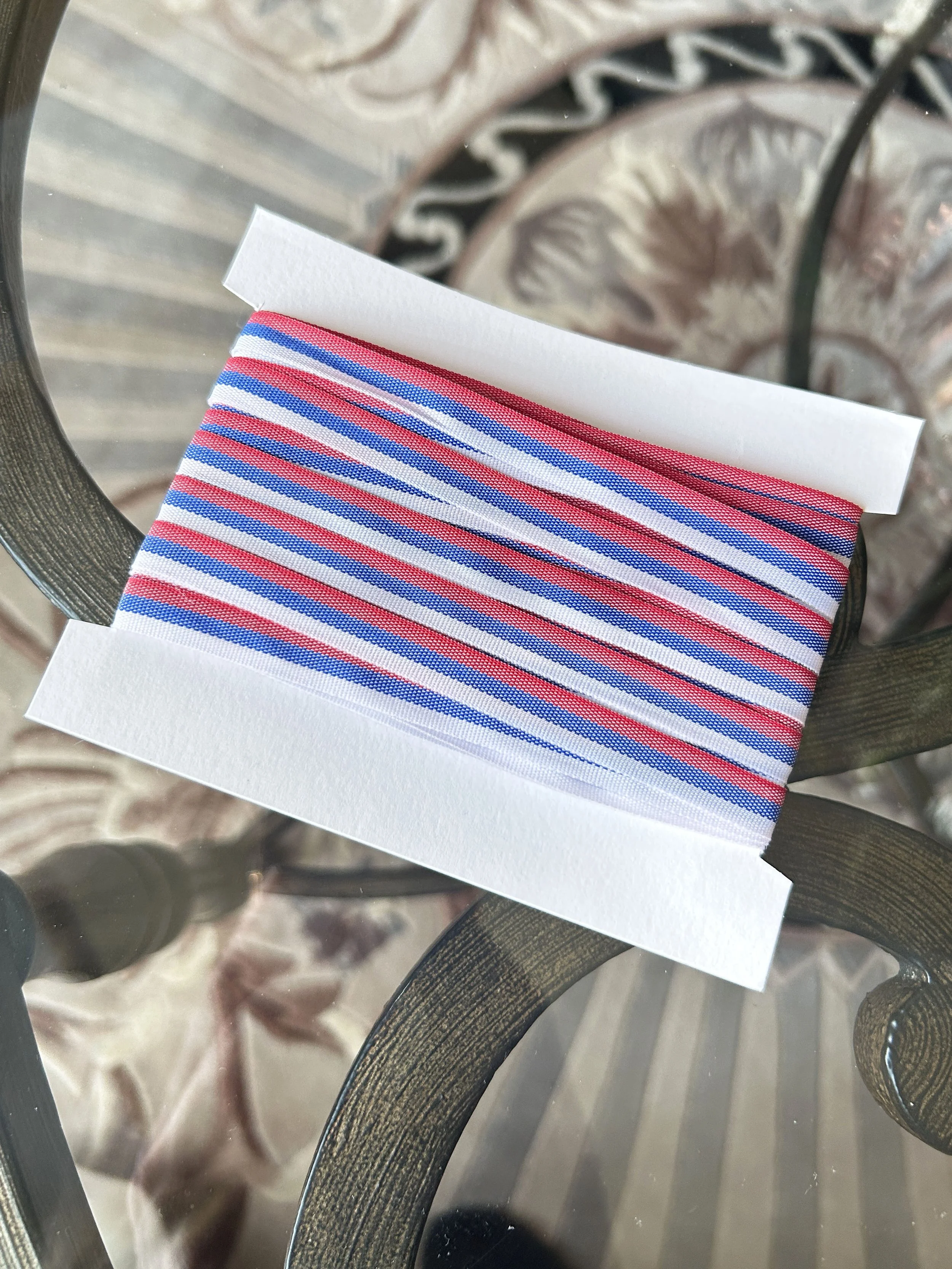 Serbian-Tri_Color_Trobojka_Ribbon_Flag.jpg