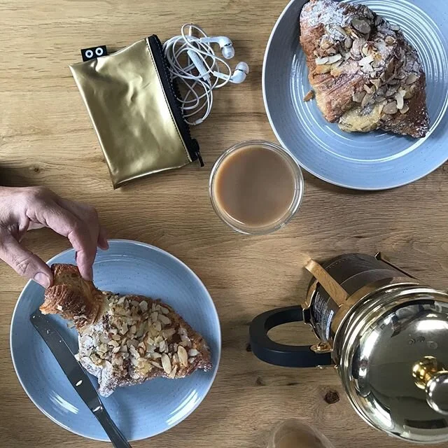 Sunday morning essentials: ☑️coffee ☑️A walk and a podcast resulting in Almond croissants 🥐  Happy days!!