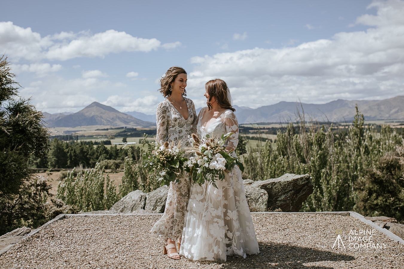 NEVER ALONE  Where would you be without your bestie beside you? Every girl has that person who they know will be beside them on their big day. &hearts;️
📸 @alpineimageco
-
-
-
#bridesmaid #bride #flowergirl #bridesquad #weddingflorist #elopement #wa
