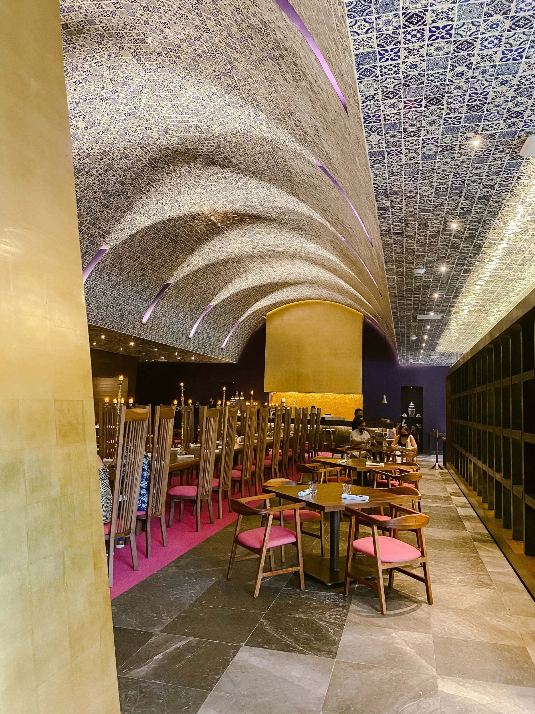 HOTEL XCARET ARTE: EATING AT RESTAURANT CHINO POBLANO