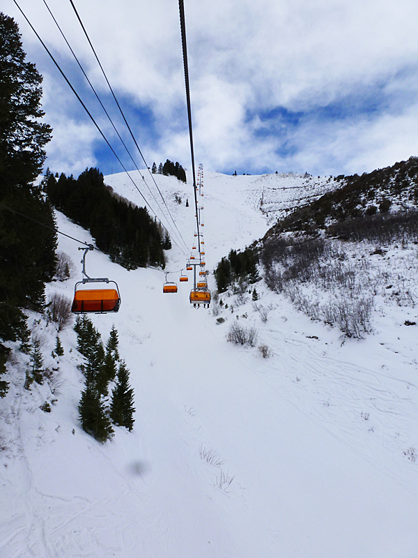 orange_chair_600.jpg