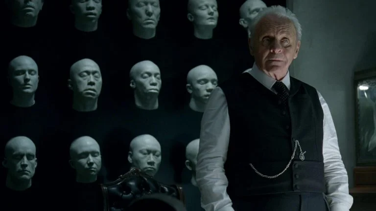 “Os visitantes apreciam o poder. Eles não podem se satisfazer no mundo lá fora, então eles vêm aqui”. Nesta frase, Robert Ford, personagem de Anthony Hopkins, basicamente descreve videogames.