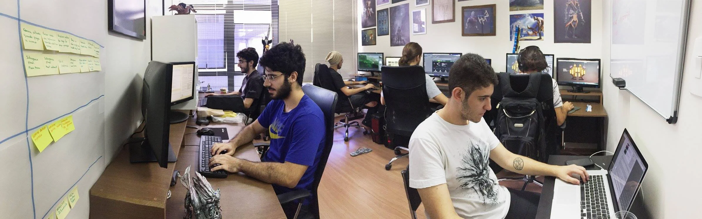 TDZ Games já conta com sete integrantes fixos. Na foto, Daniel e Tiago Zaidan aparecem à esquerda, ao lado de Lucas Augusto, à direita.