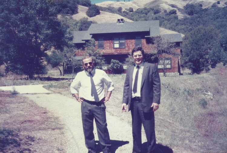 Leonel Penna Franca e Paulo Roque no Rancho Skywalker, em visita ao estúdio LucasArts, em 1990. Crédito: Acervo pessoal/Leonel Penna Franca