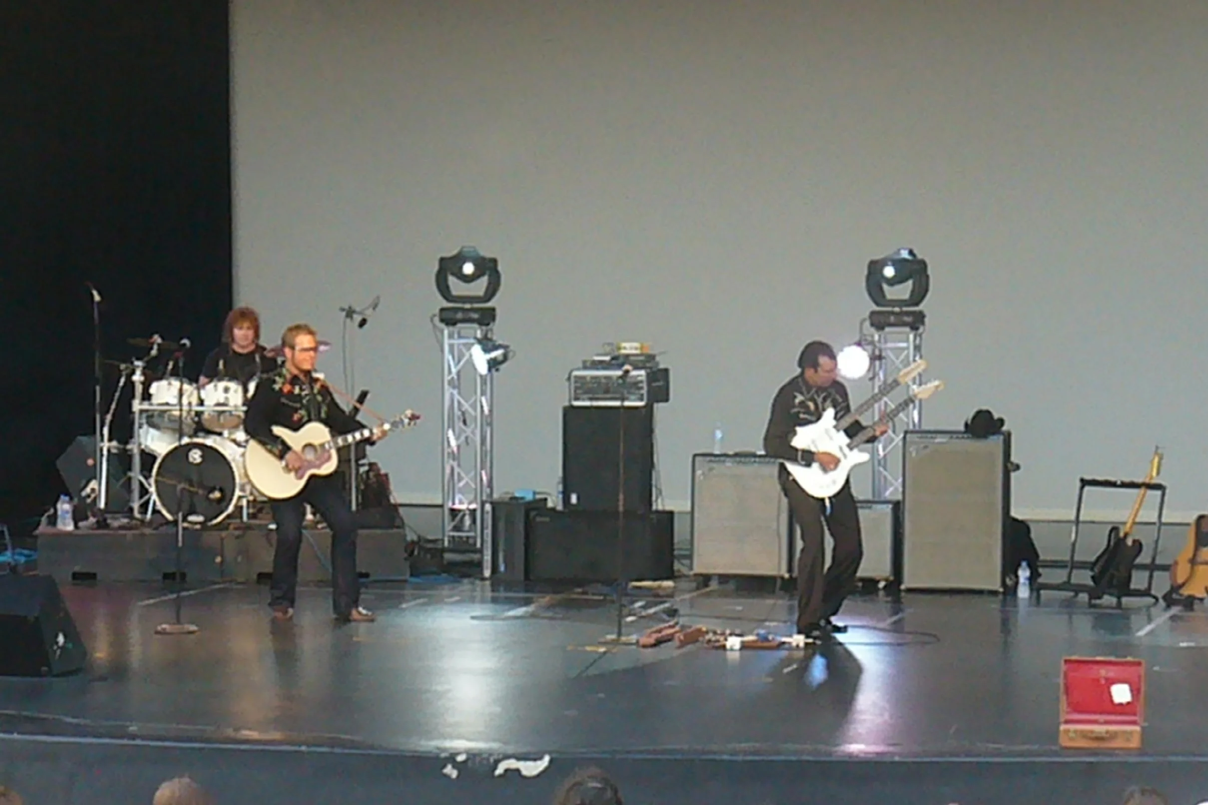 Big Guitars from Memphis - 1.jpg