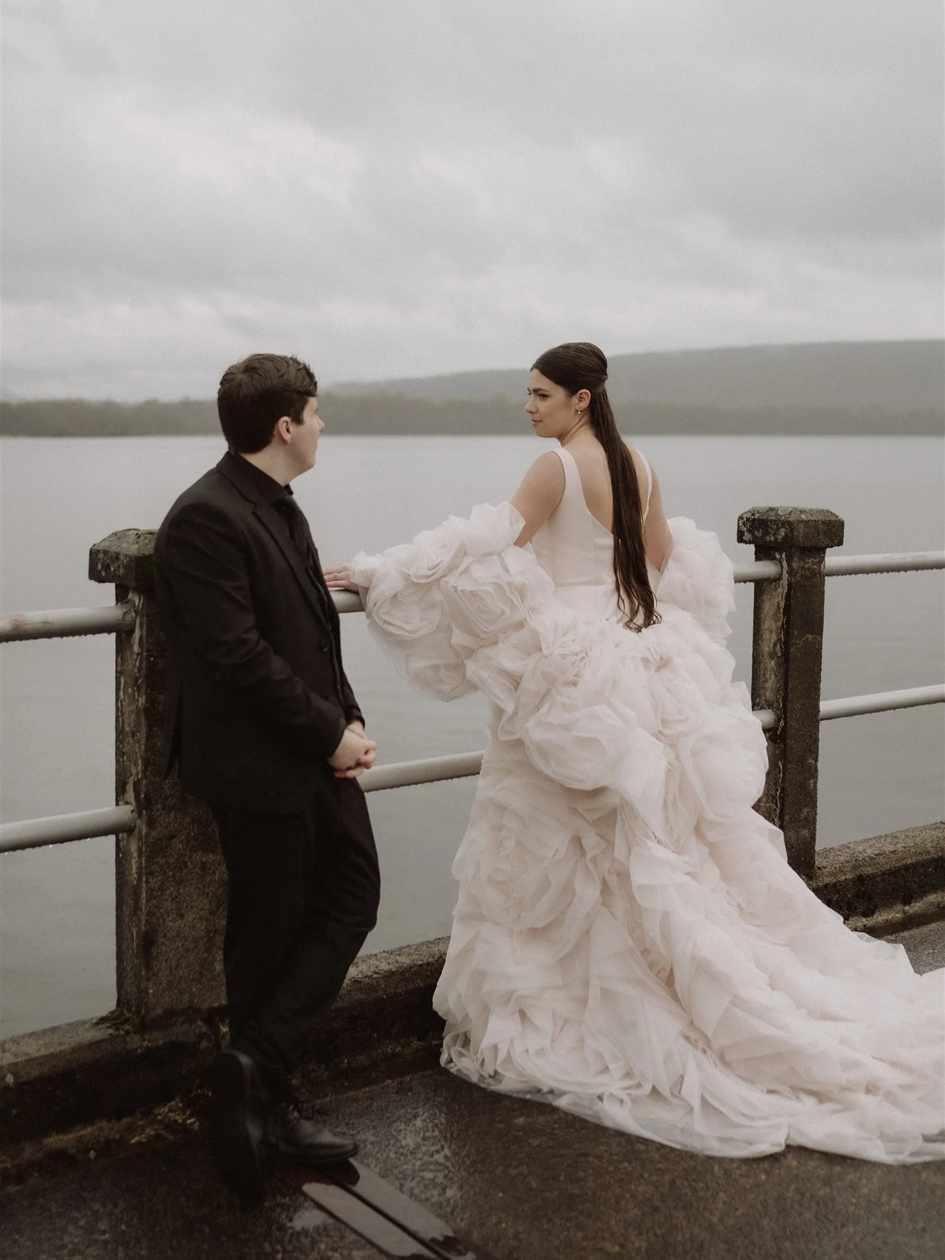 Annabelle + Josh 🏠 

#tasmania #tasmanianwedding #tasmanianweddingphotographer #pumphousepoint #jongazzignato