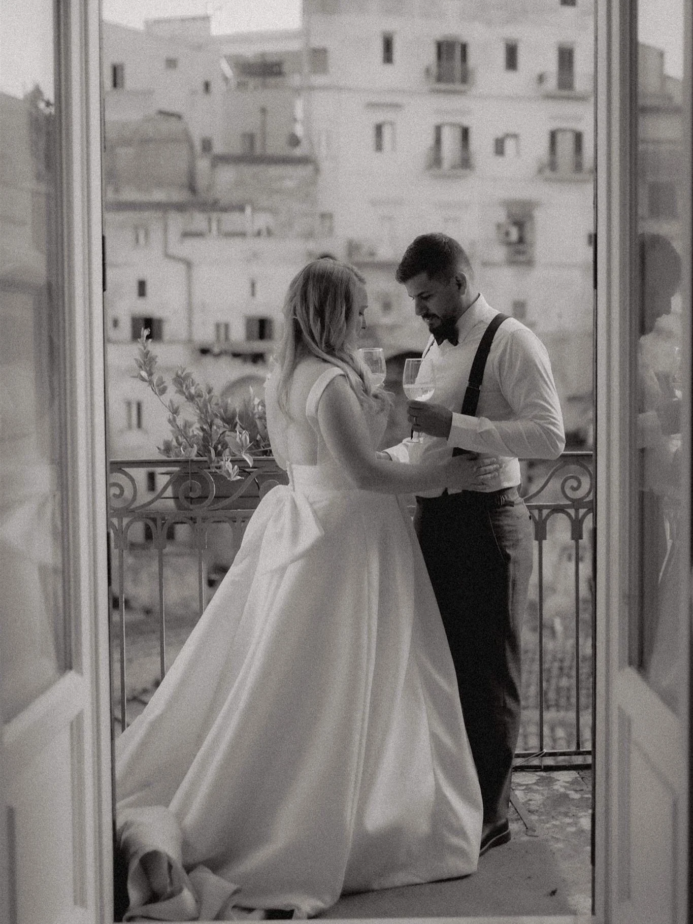 Phoebe + Diego 🇮🇹 

A spur of the moment DM from a supermarket one day, &ldquo;Hey Jon. Random question.... you aren&rsquo;t heading to Europe this August by any chance?&rdquo; 

Fast-forward two months and we&rsquo;re in Puglia: chasing the sunris