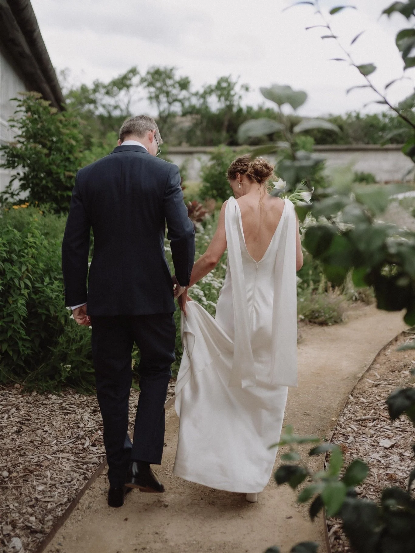 Lara + Fred 💜

Venue - @agrariankitchenweddings 
Celebrant - @rachael_calvert_weddings 
Florals - @lottiephillips.florist 
Hair/make up - @beautyroom.hobart 
Dress - @lucidibelladesign 
Music - @xosounds.co 
Cake - @cakebasedkassia 
@laralara7646