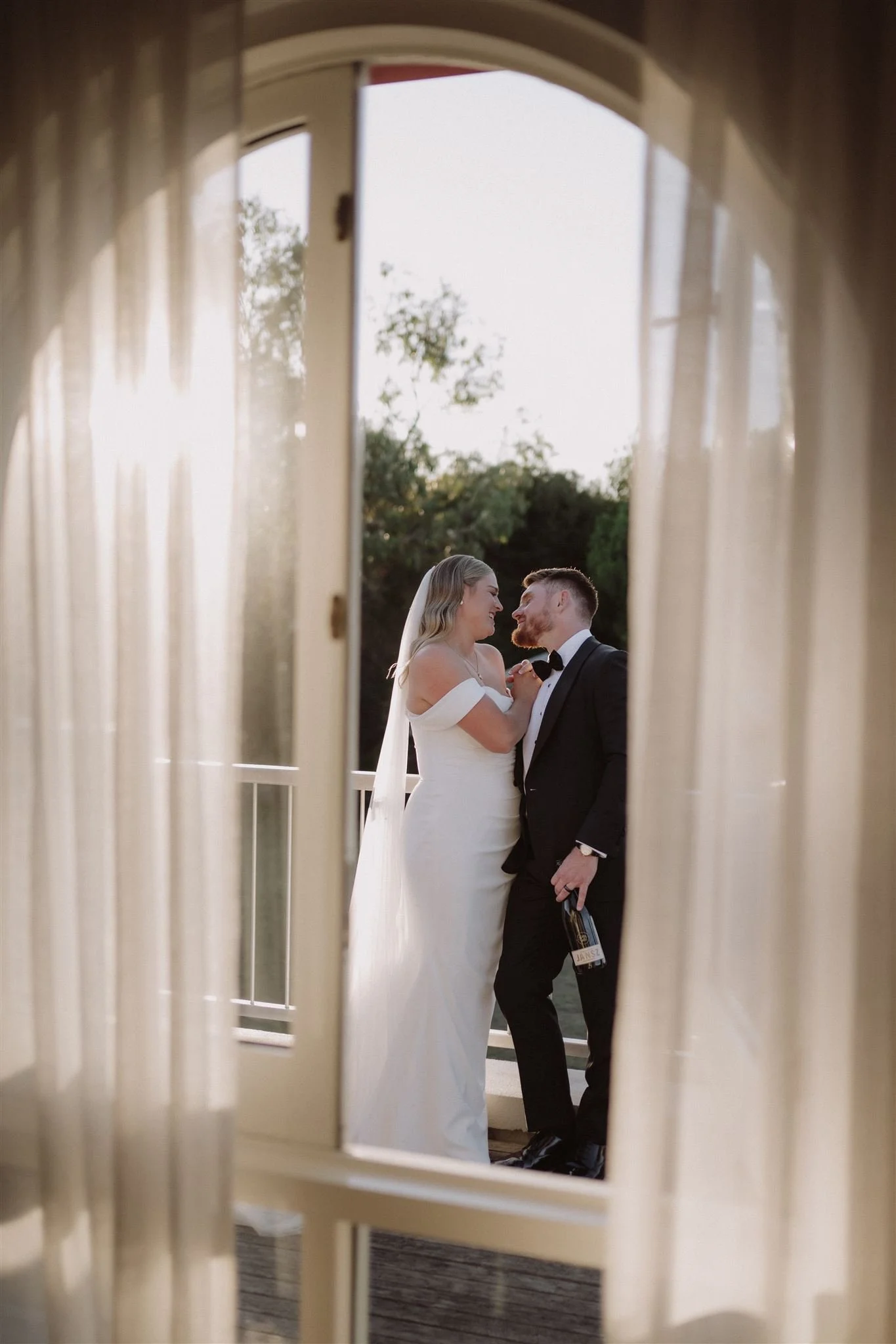 bride and groom getting married at harveys farm in bicheno