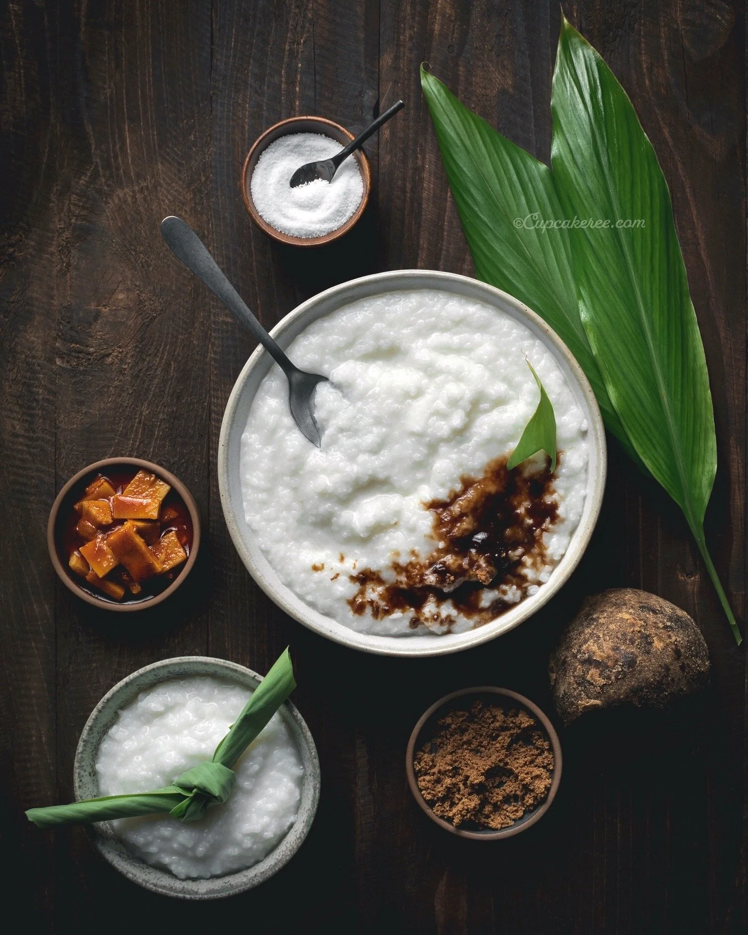 Dhanvi Kheeri (Rice Congee Cooked With Turmeric Leaf)
