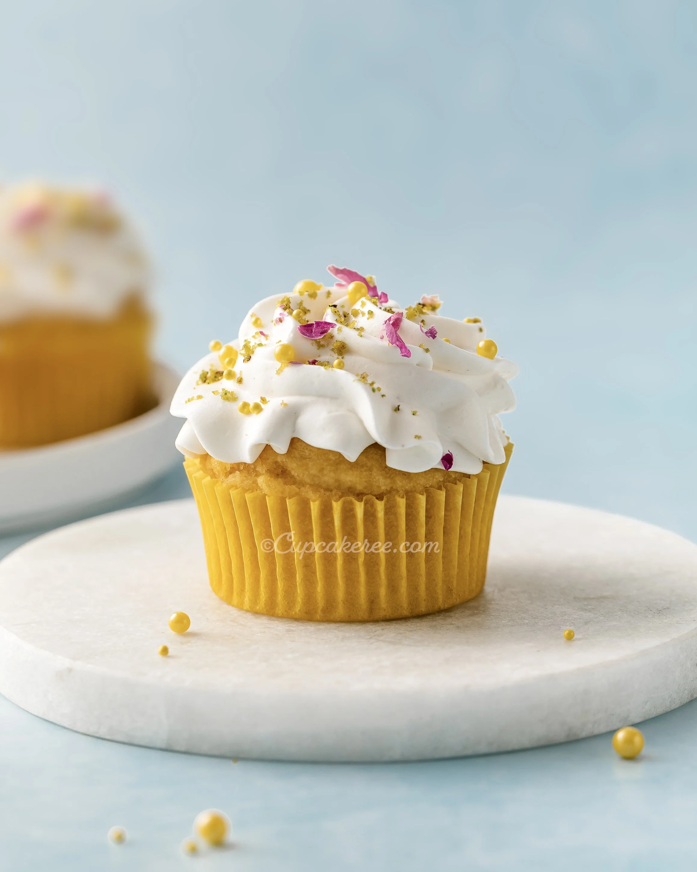 Aamras Cupcakes (Eggless)