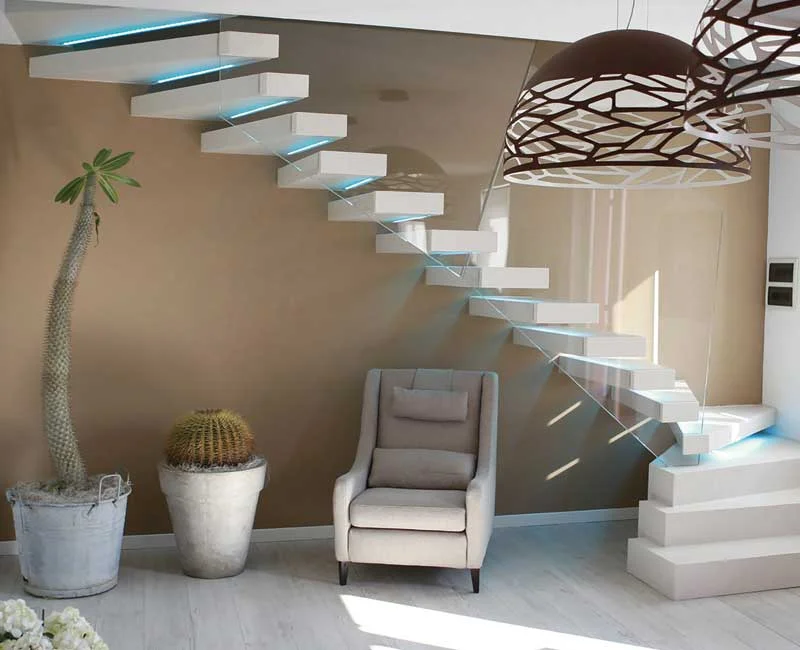 MG Inside è un’azienda che specializzata nella progettazione e realizzazione di scale per interni di gran pregio e dal design personalizzato