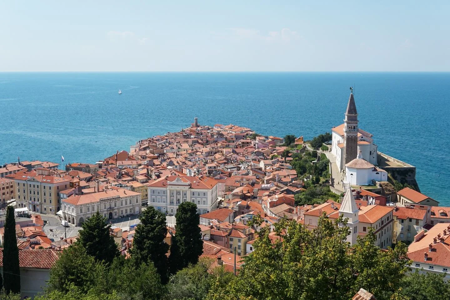 Somehow people are still sleeping on Slovenia&hellip;
⁣
Piran was just a half-day stop on our trip, but I left wishing I had more time. It&rsquo;s this tiny coastal town on the Adriatic that feels like Italy and Croatia had a really chill, sun-kissed