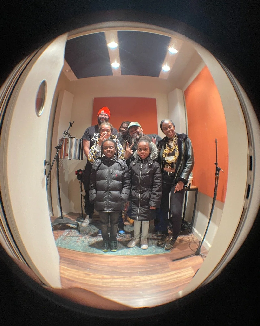 Donut Shop Studios is for the children! 🍩🎤
Big love to @knxtti and @isaacfaith718. These young artists pulled up ready to create and made the booth their own! The next generation is already in motion.
Our Kids Sessions are all about giving future