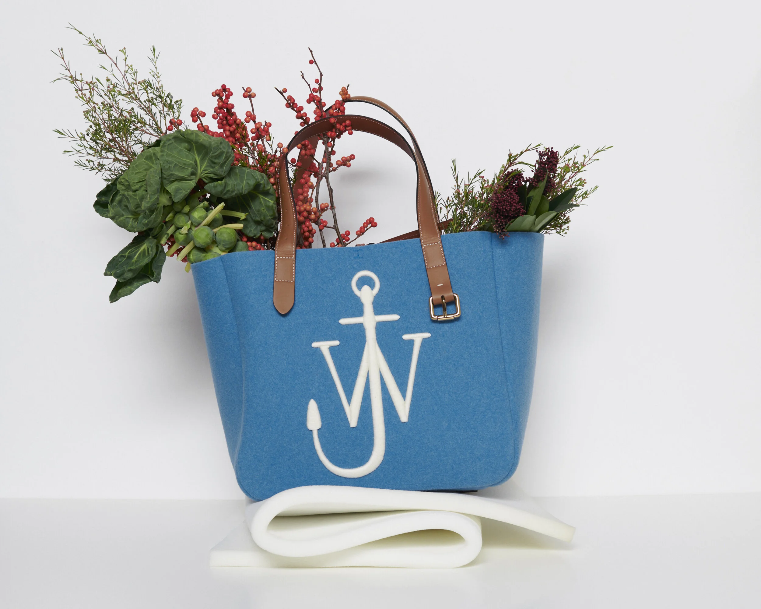 30112020_JW_ANDERSON_STILL_LIFE0391 1.jpg