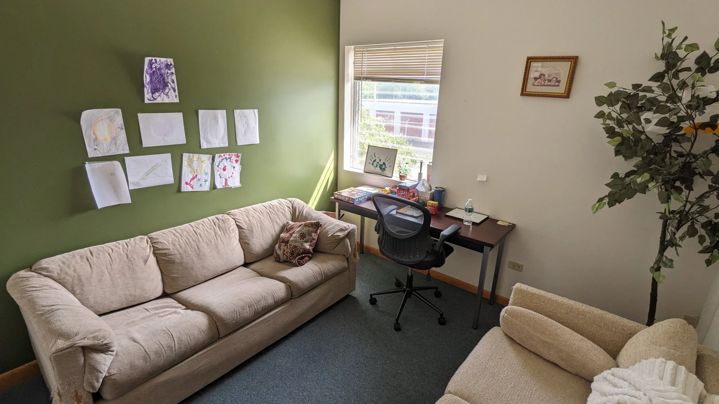 familyroom.jpg