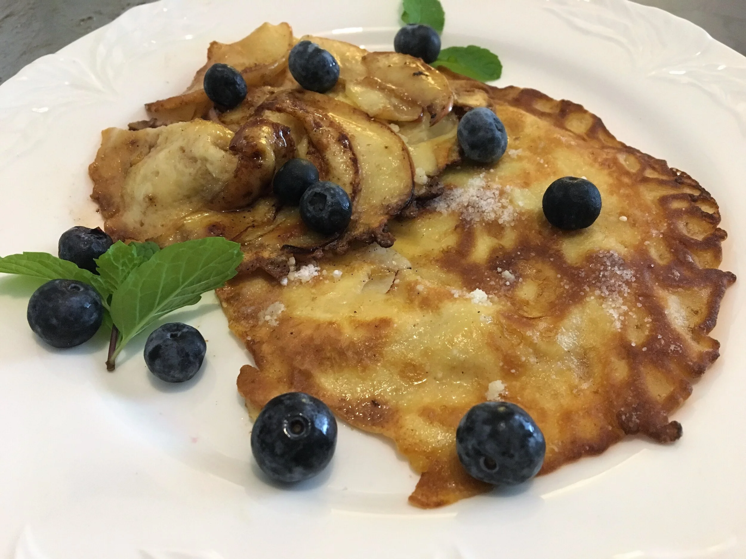 Mom's Simple Apple Pancakes