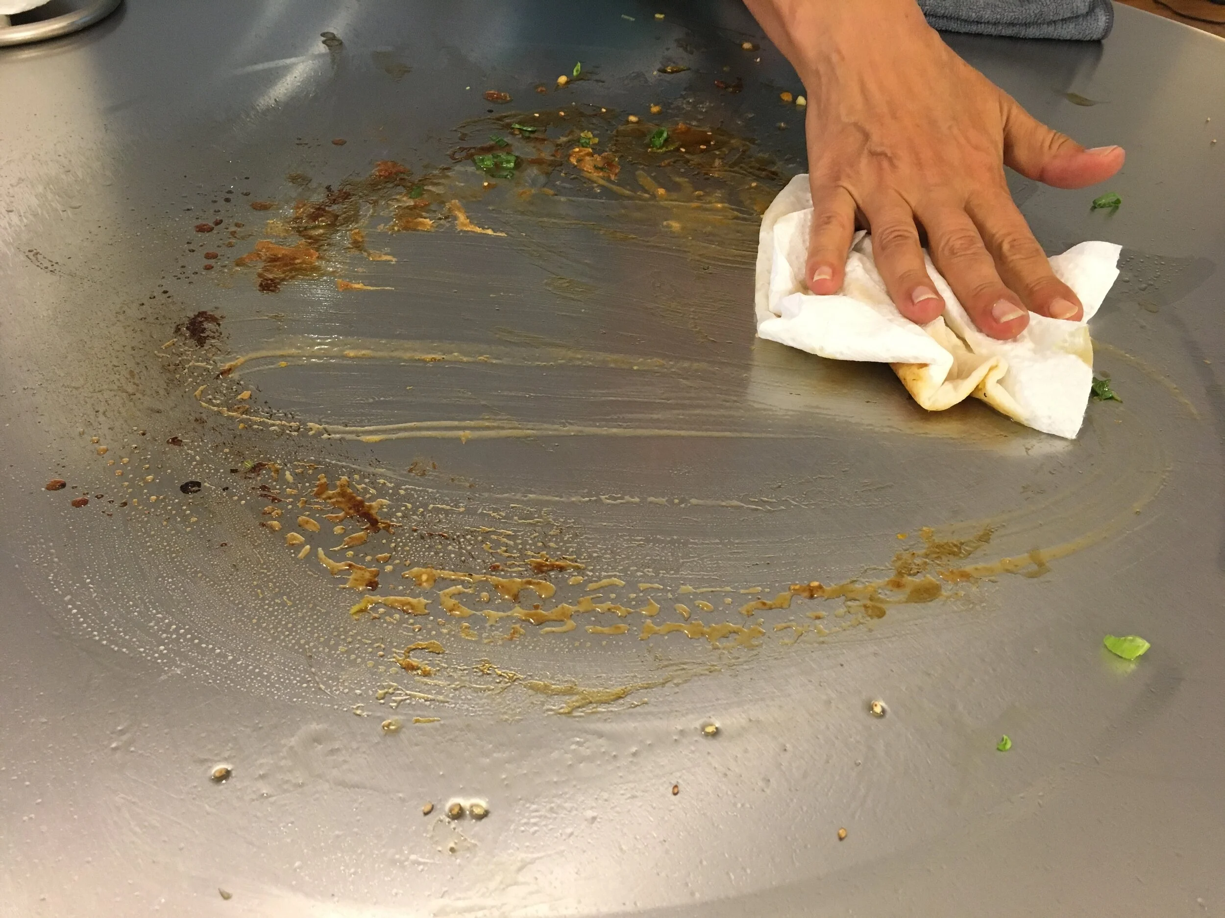 Teppanyaki clean up: easy as 1, 2, 3!
