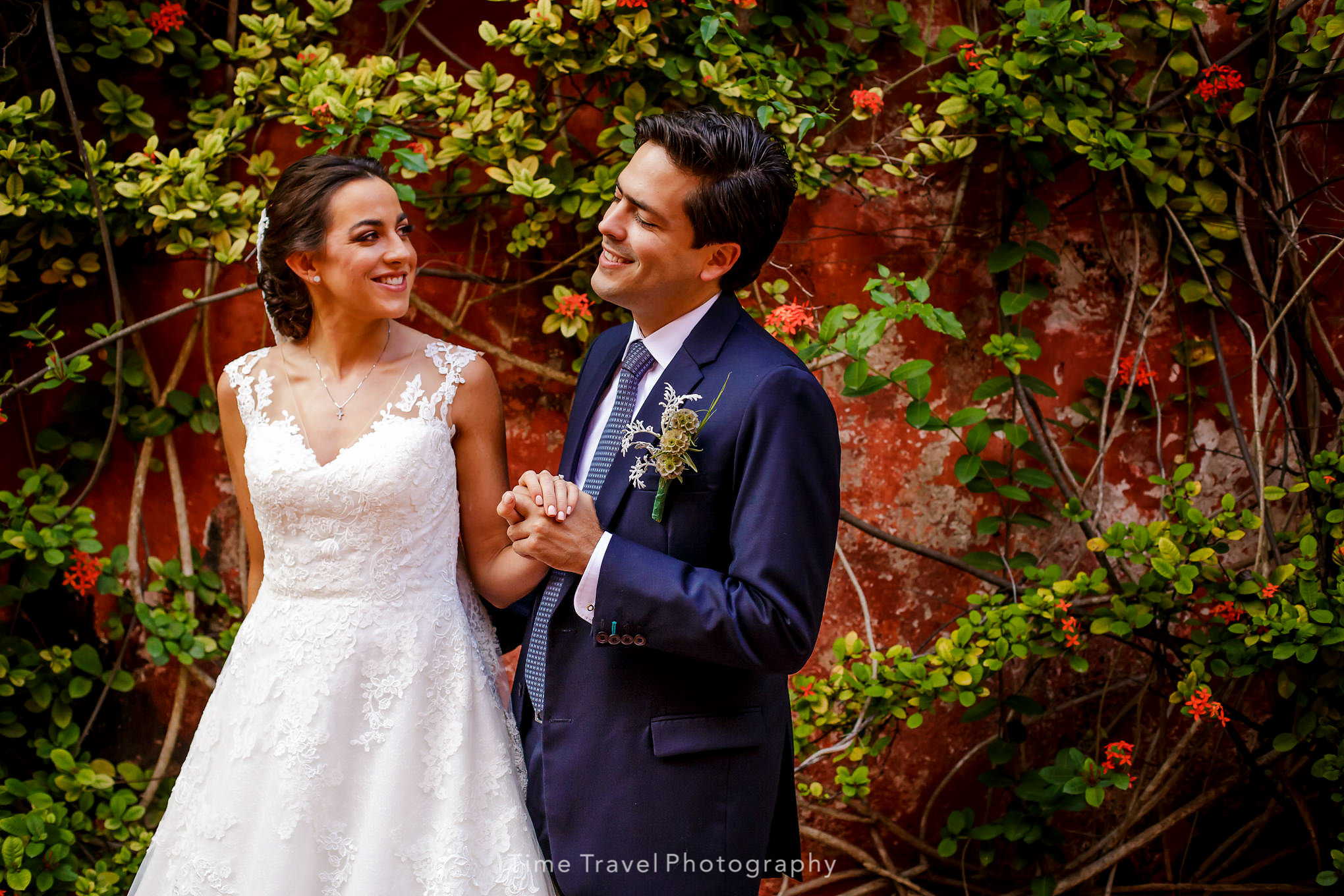 TIMETRAVEL_FOTOGRAFIA_DE_BODA_YUCATAN_DESTINATION_HACIENDA_SAN_PEDRO_OCHIL_ALE_Y_TONO_NOVIOS.jpg