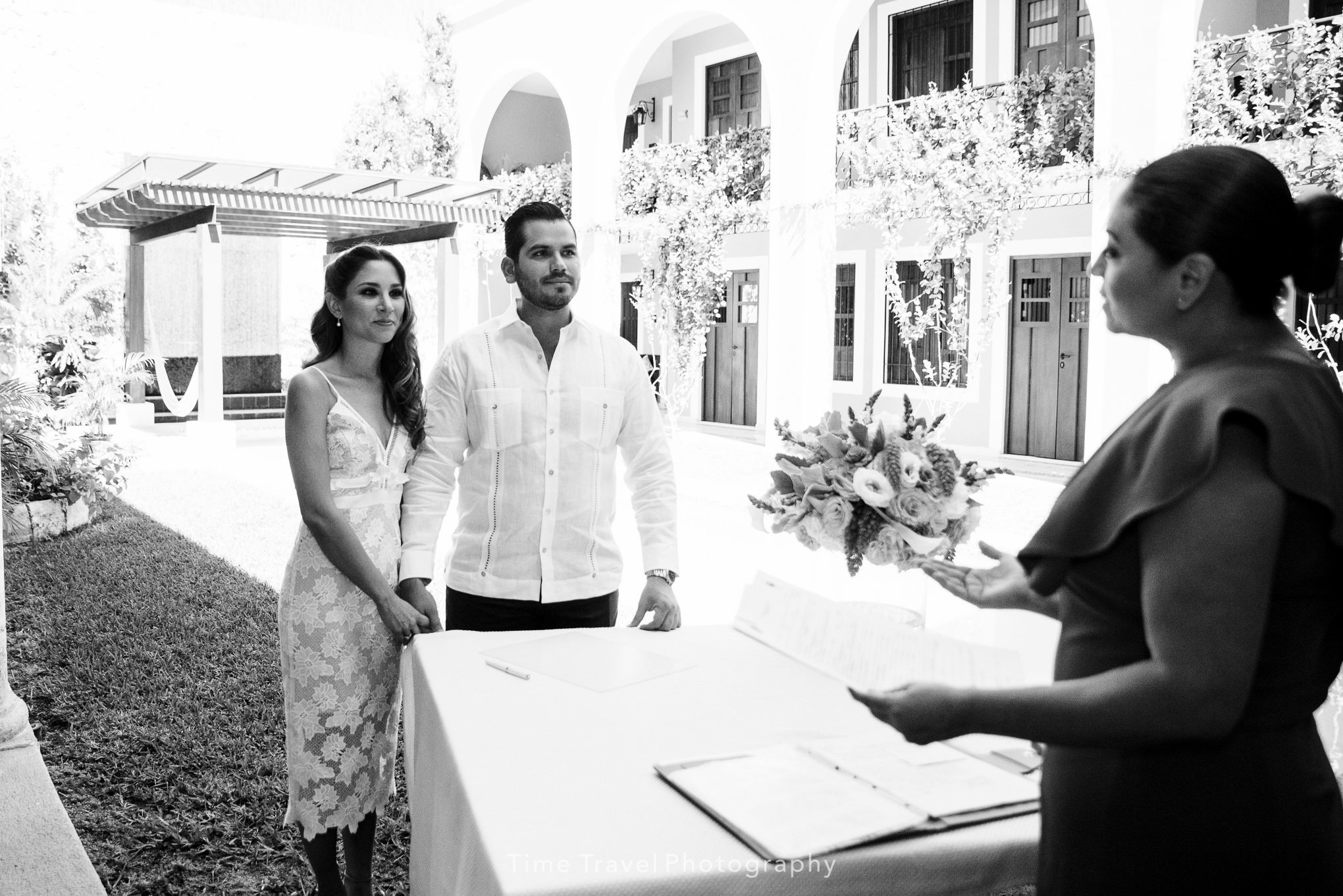 TIMETRAVEL_FOTOGRAFIA_DE_BODA_YUCATAN_DESTINATION_CARO_Y_ALVARO_HOTEL_BOUTIQUE_MANSION_LAVANDA_BODA_CIVIL.jpg