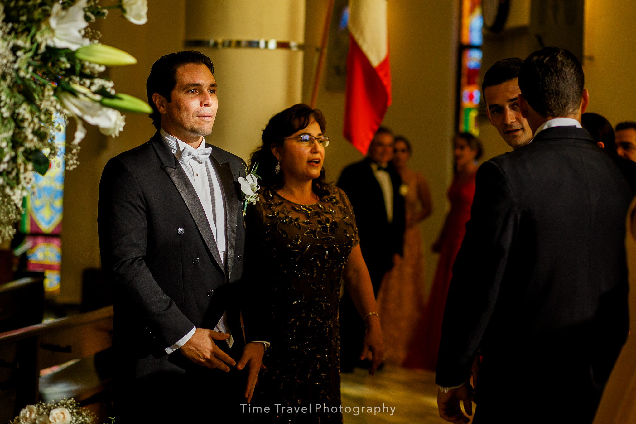 TIMETRAVEL_FOTOGRAFIA_DE_BODA_YUCATAN_IGLESIA.jpg