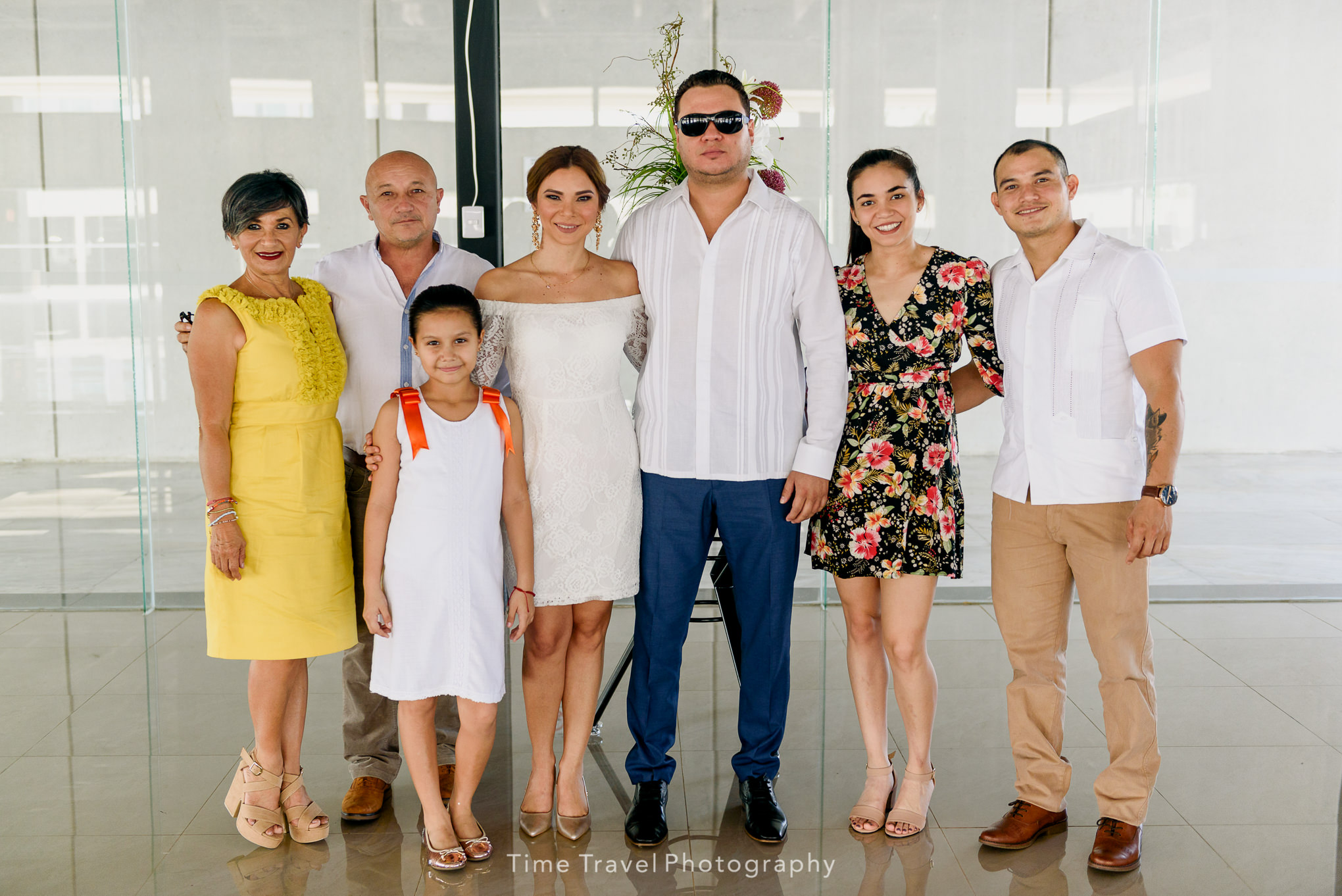 TIMETRAVEL_FOTOGRAFIA_DE_BODA_CIVIL_MERIDA_YUCATAN_FAMILIA.jpg