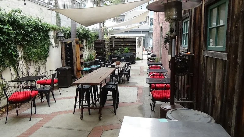 Pub Theology Dinner &amp; Dialogue Group