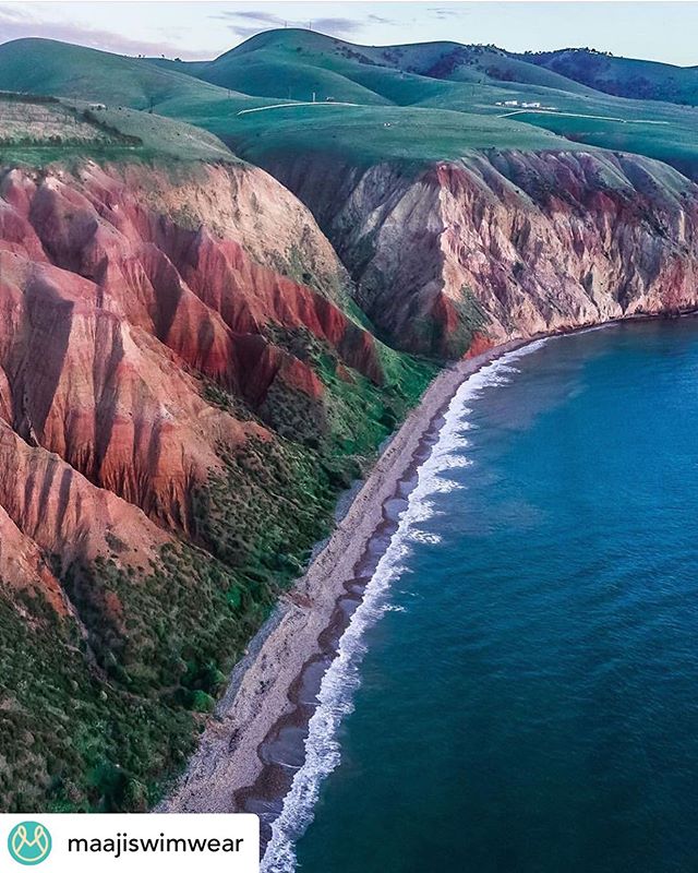 Admiring nature is as important as to think in more sustainable options.Posted @withrepost &bull; @maajiswimwear SELLICKS BEACH🌊... #australia #southaustralia #southaustralia #traveladventures #beach #nature #sustainableliving #ecolife #ecoconcious 