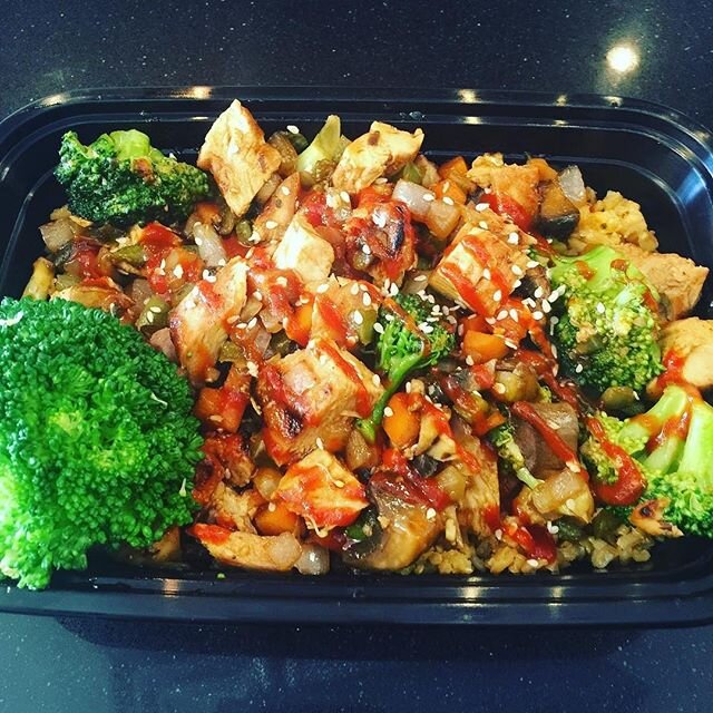 Poker players! Try our Spicy Chicken Teriyaki Stir Fry Bowl, delivered to your table. ⁣
⁣
We deliver fresh meals three times daily to Rio &amp; Bellagio. You can get one or many meals per day, and can order a larger meal plan for better value. (Share