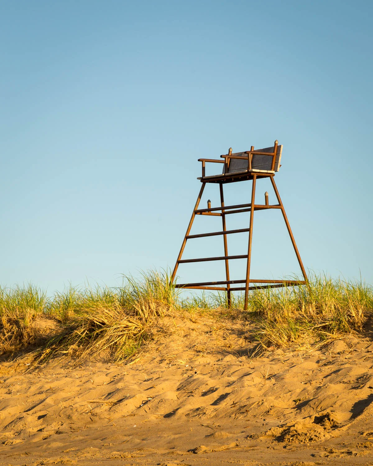 beach_lifeguardchair_sand