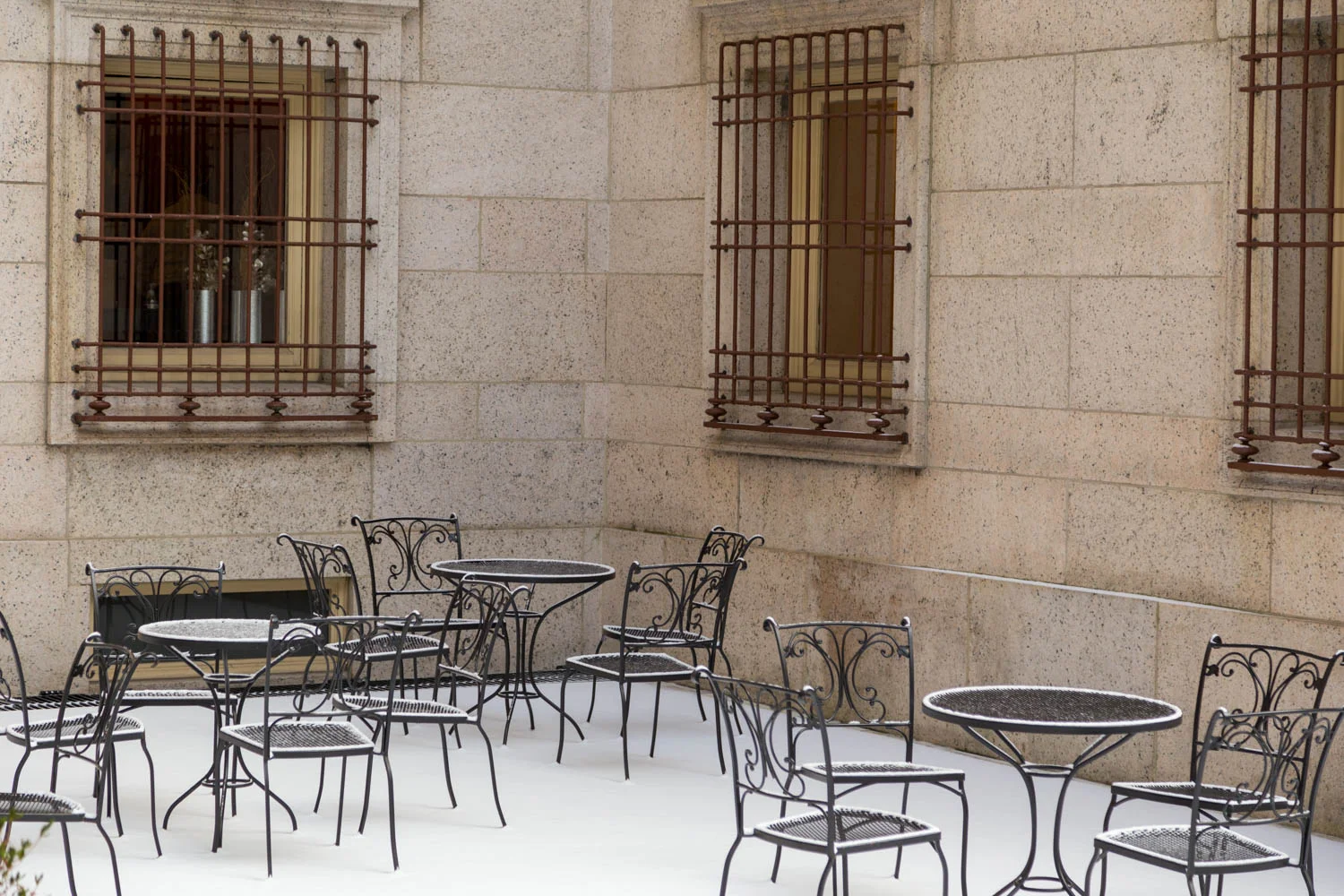 BPL_courtyard_snow-Tables.jpg