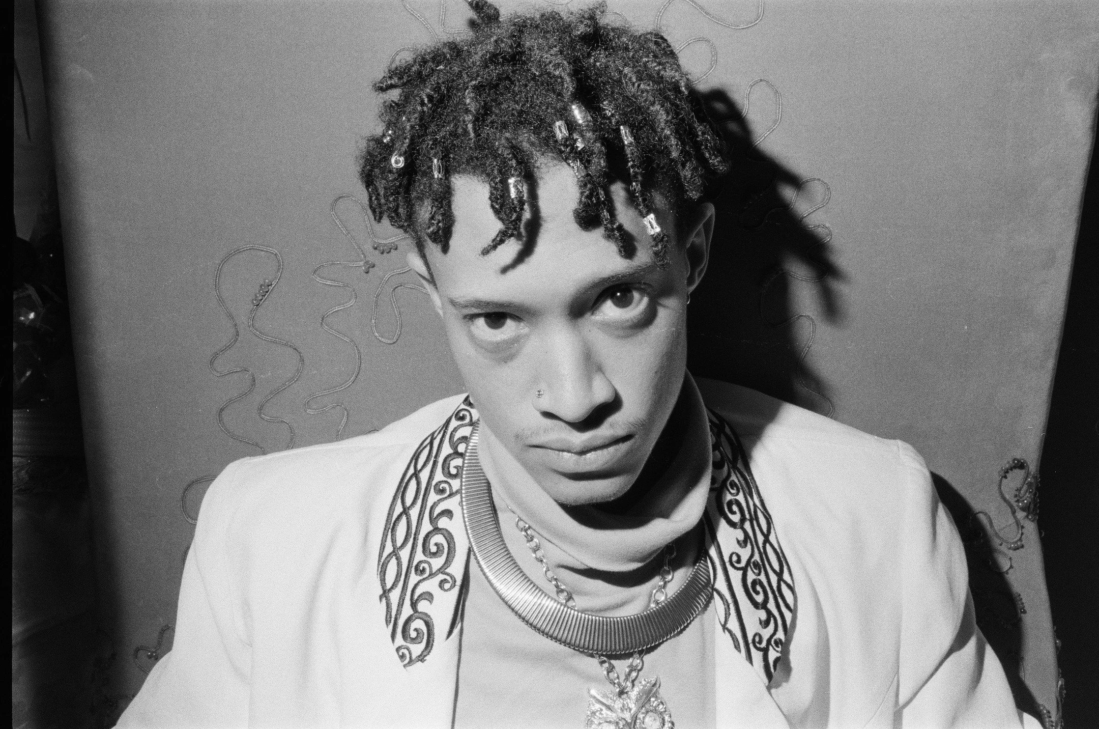 The OG @base.camp.studios featured a new group exhibit, "Ladders," the underground art market, and a new artist in residency, @mariolaynefabrizio last Friday night! Film photos by @no_tiffs 🙌 🙏 💕 #seattleartists #artwalk #artgallery #bel