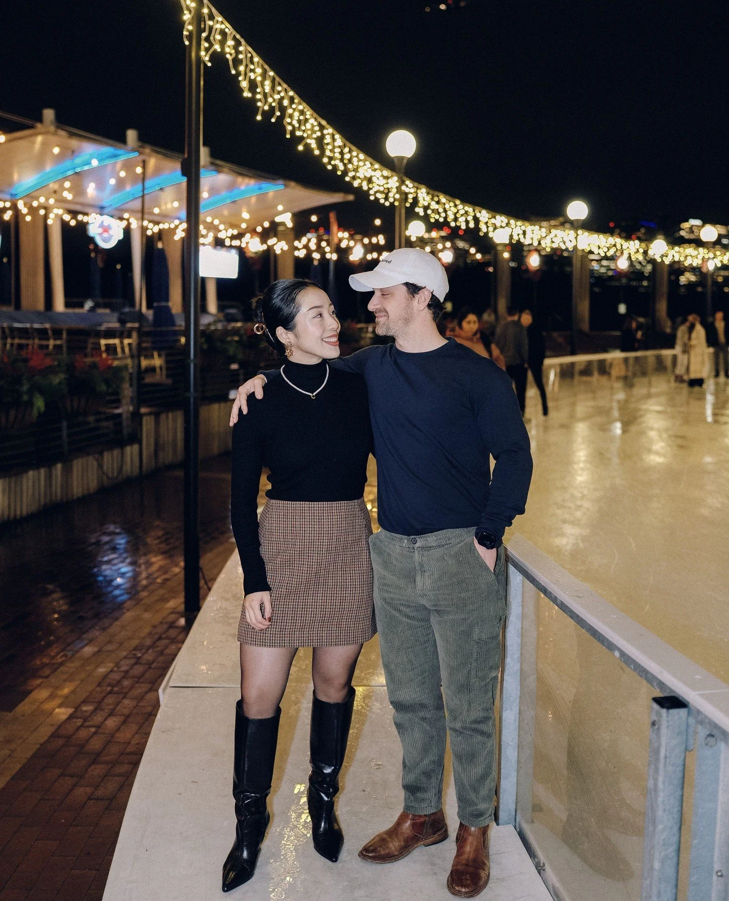 The cutest holiday date night event was a success with welcome drinks at @tonyandjoes and ice skating at @washingtonharbour making real connections!✨❄️⛸️ ⁠
⁠
We love seeing people connect and form memories at our clients through @peared.official!⁠
⁠
