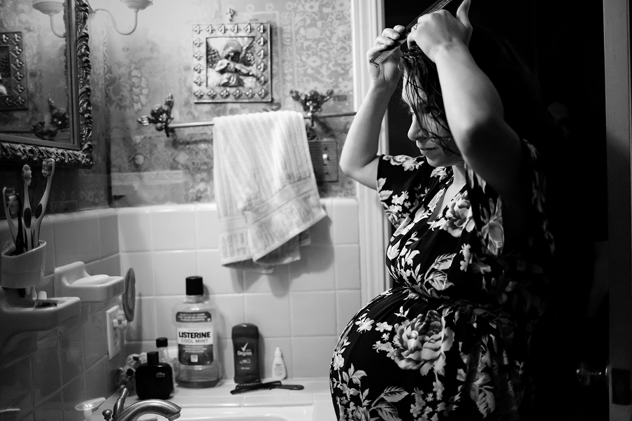 documentary-maternity-session-photo-getting-ready-hair-clarksdale-mississippi.jpg
