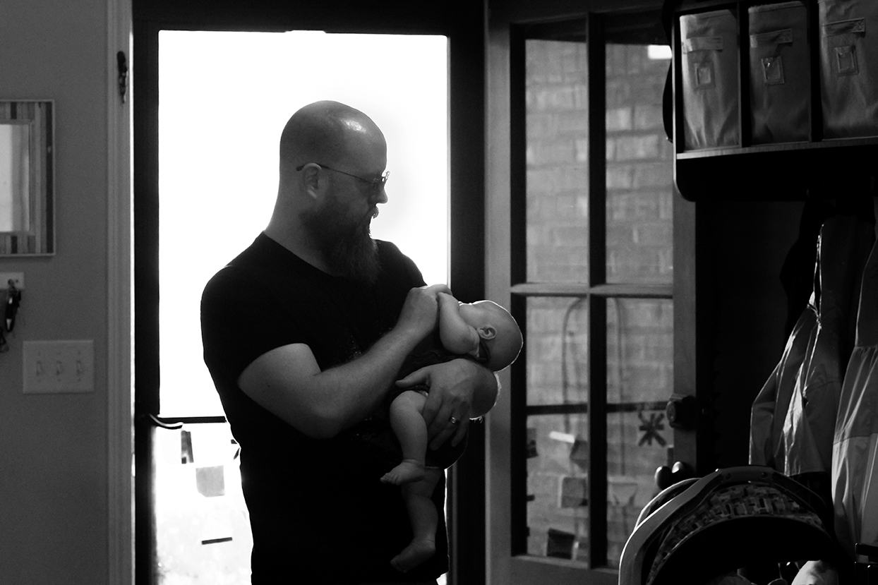 newborn-photo-session-oxford-ms-dad-son-black-white.jpg