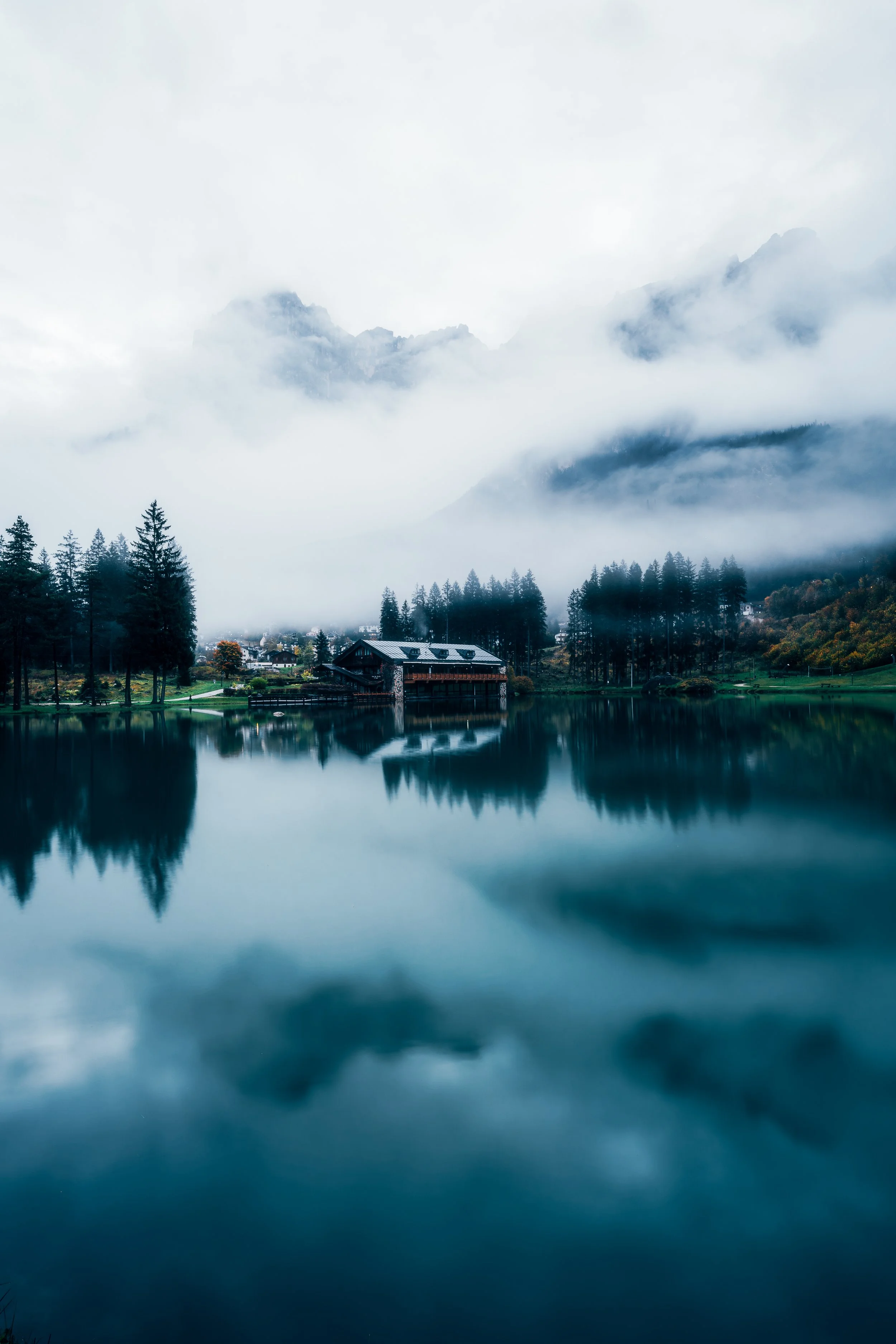Lago Mosigo Moody Long Expo.jpg