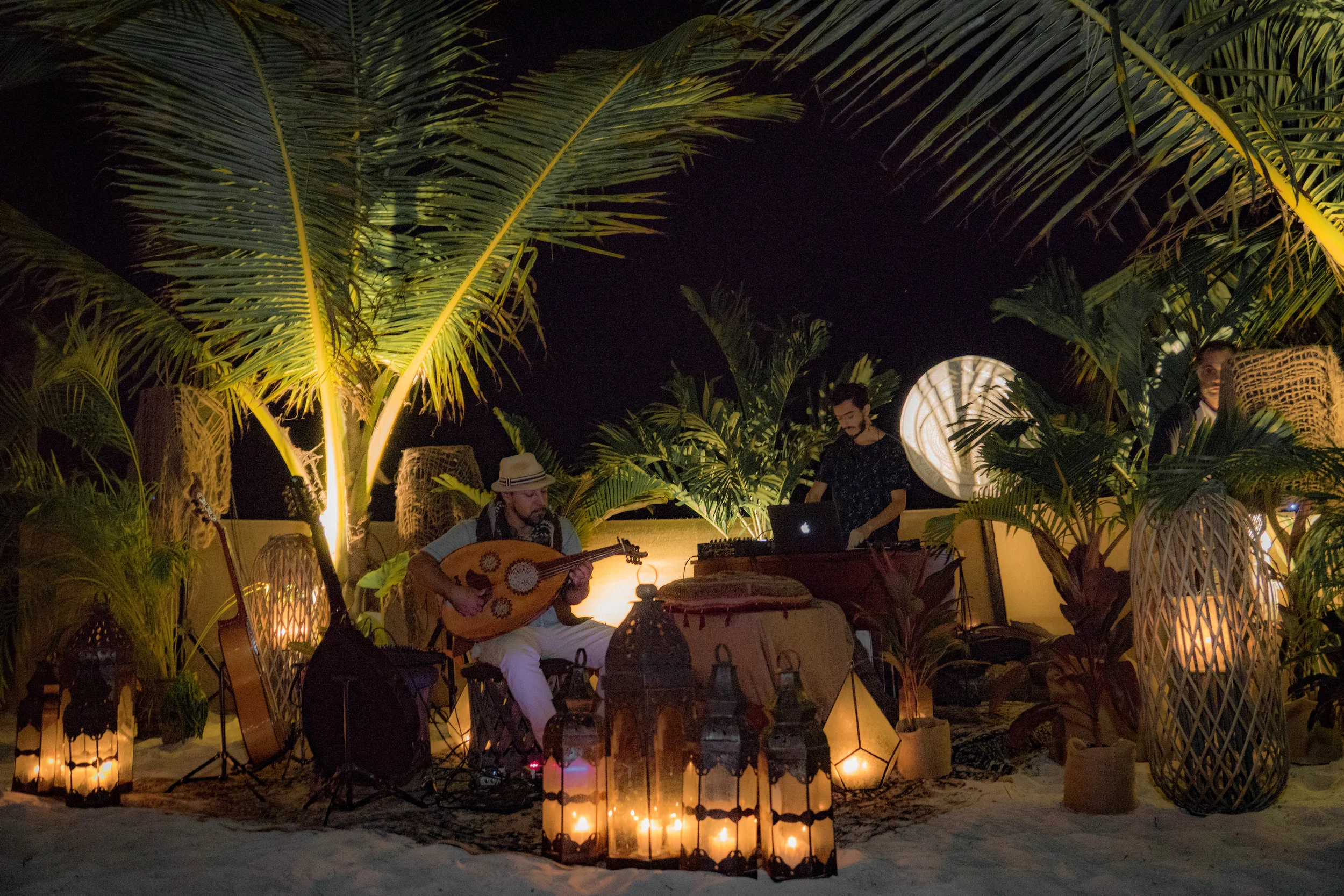 nomade_hotel_tulum_lapopular_live_music_hermanos.jpg