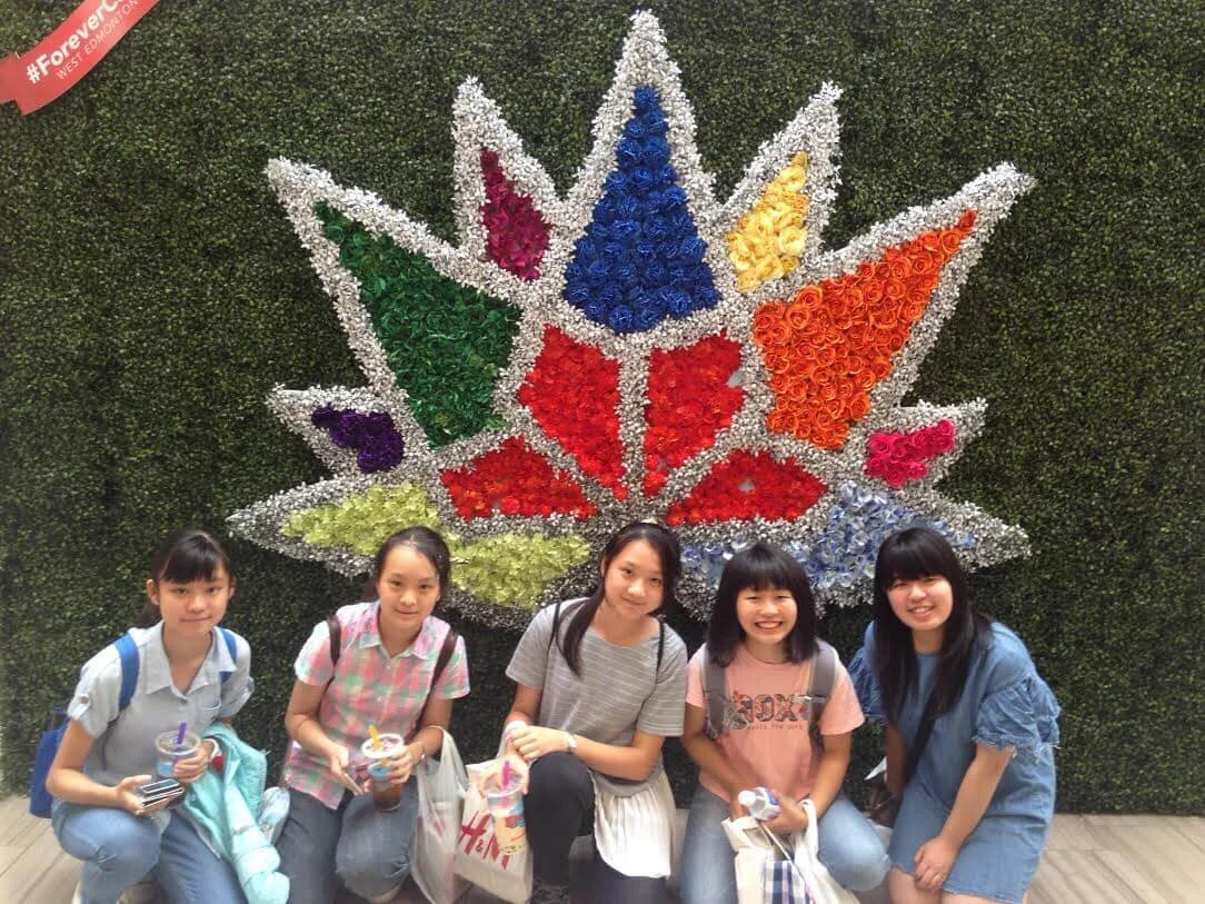 Thumping Snowshoe Hares - July 9th, 2017 - West Edmonton Mall