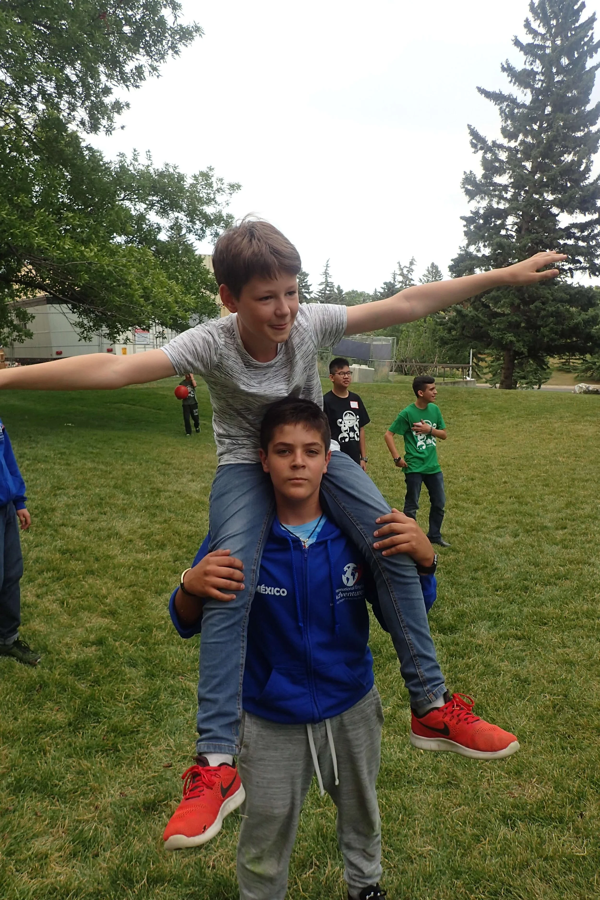 Splashing Snapping Turtles - July 26th, 2017 - Making New Friends!