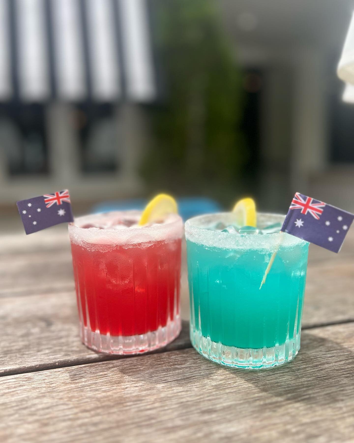 Our Australia Day cocktails are ready for you!! Can we give them a name? Hmmm 🔆🍸