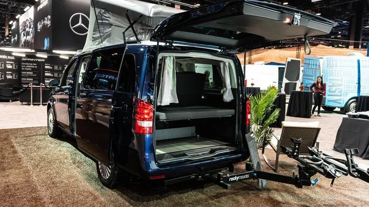 metris weekender van