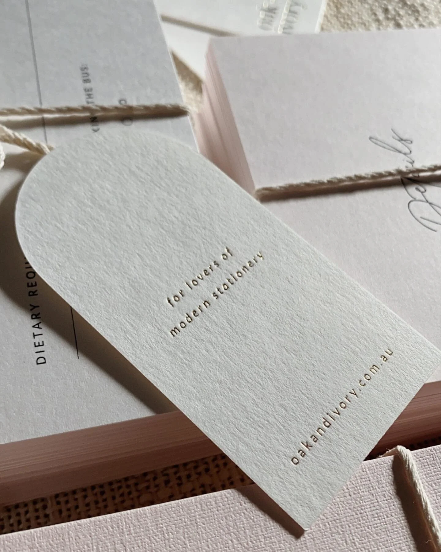 Did you know we offer hot foil stamping as one of our luxury print methods for your stationery? Although pricier than standard digital printing,  there&rsquo;s nothing more luxe than that shiny, metallic finish on soft cotton! ✨ ⁣
⁣
#luxurystationery #hotfoilstamping #goldfoil #weddingstationery #weddinginvitations #invitations