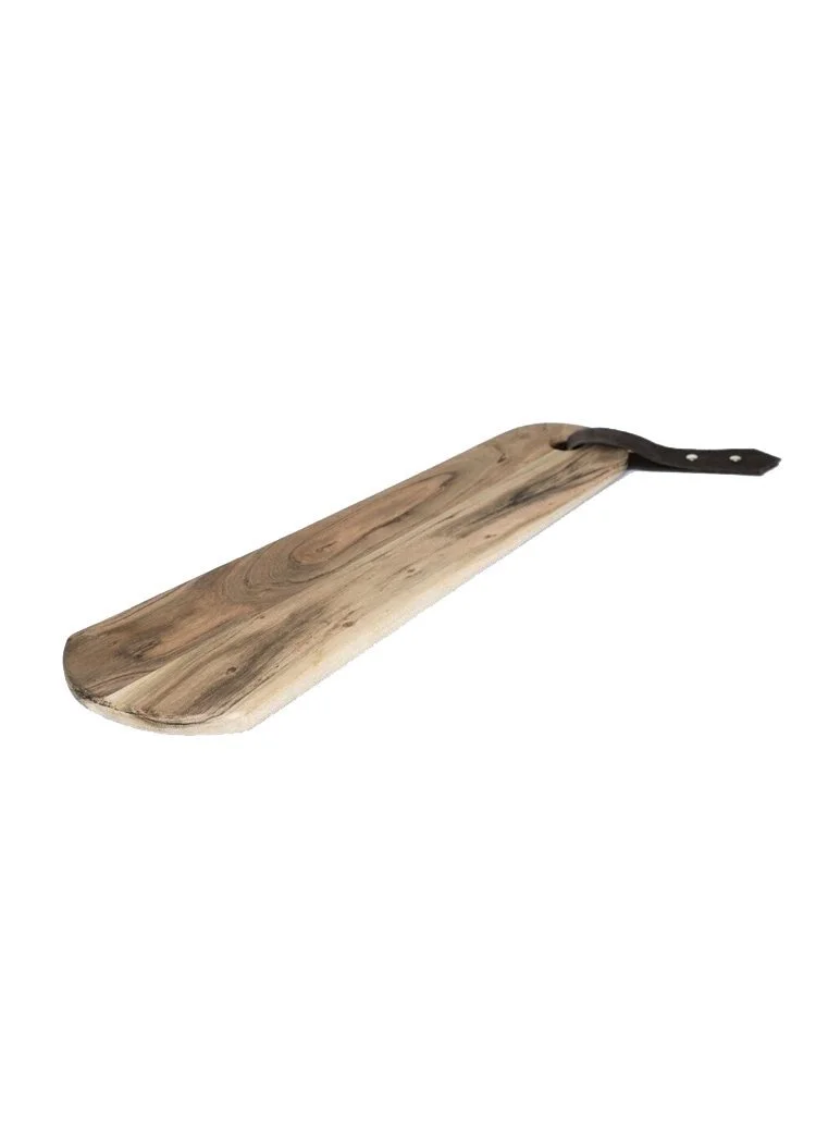 Cutting-Board-with-Leather-Strap-Handle.jpg