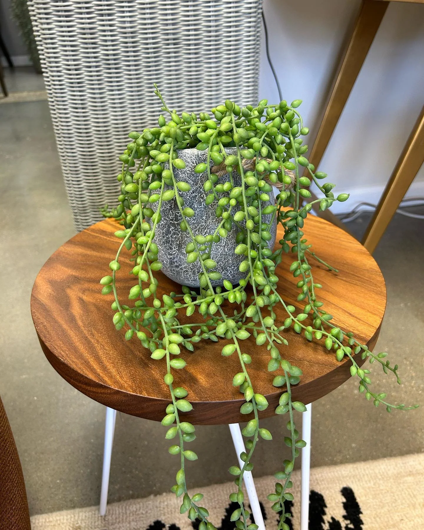 HANDCRAFTED HAIR PIN LEG OCCASIONAL TABLE