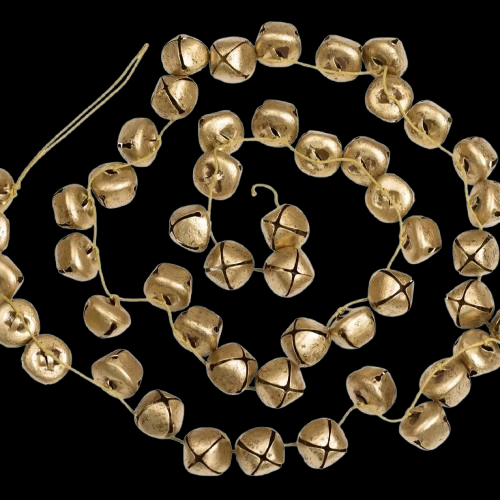 small+gold+bell+garland_7190_+copy-removebg-preview.png