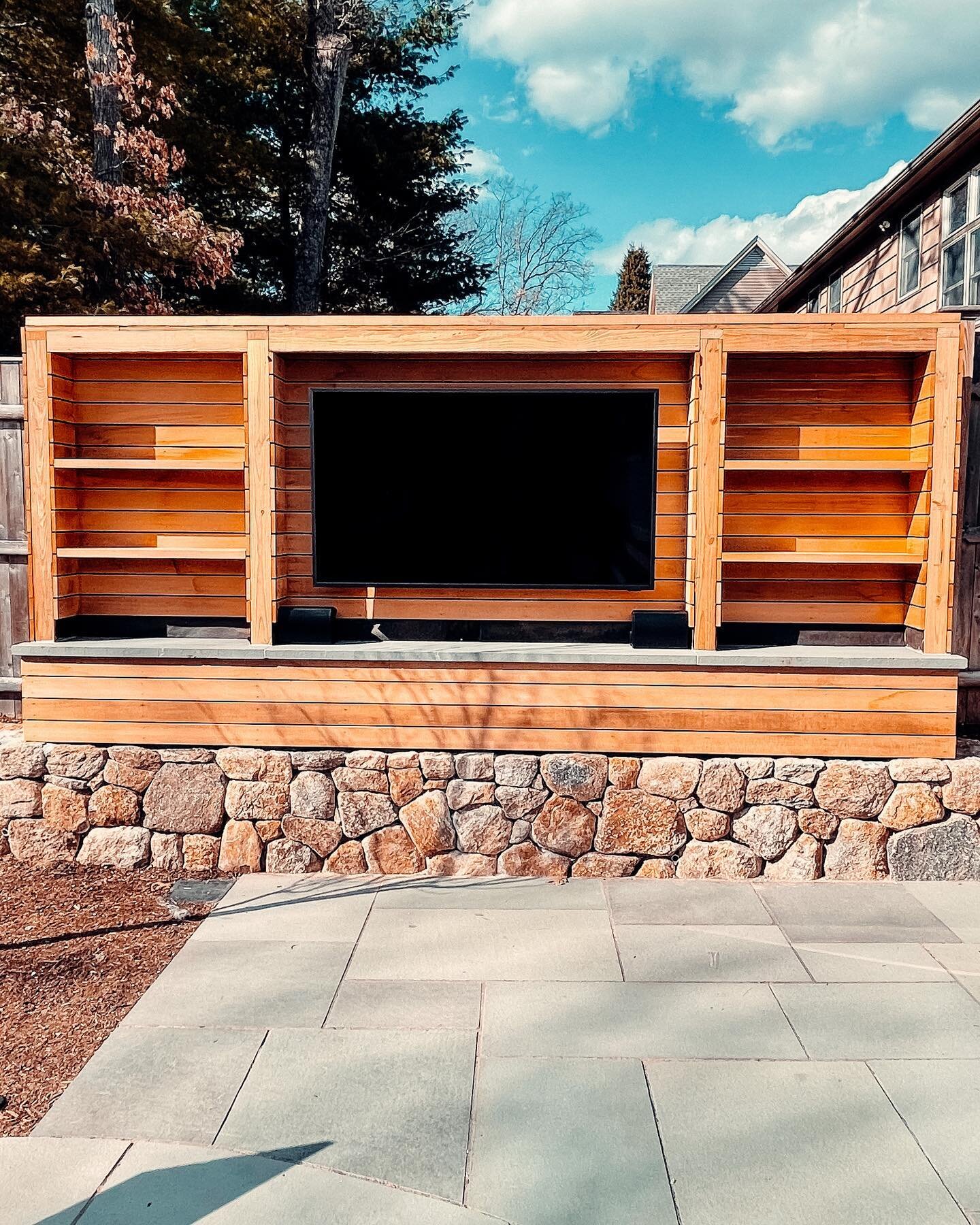 65&rdquo; Samsung terrace outdoor tv with Sonos amp and speakers for this patio fire pit in needham 🔥