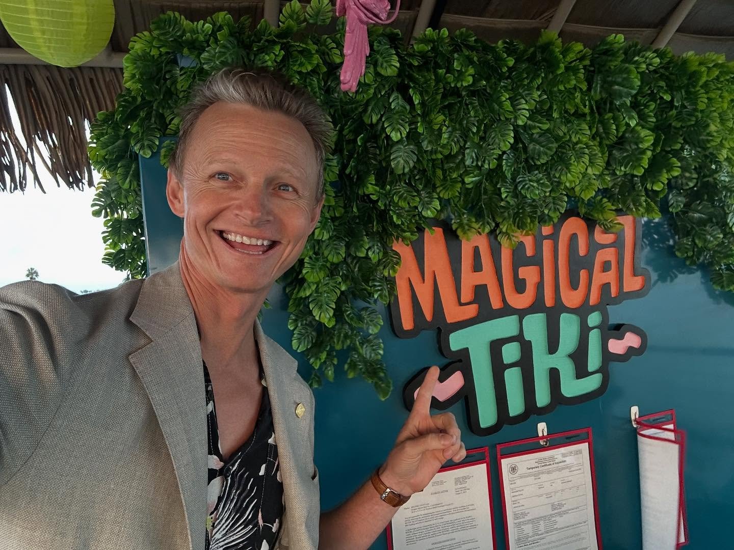 Close-up tiki bar magic on a chartered boat in Marina del Rey last night! Thanks for having me, @magicaltiki.la! 
.
.
.
#joelward #joelwardmagic #hollywoodmagician #corporatemagic #corporatemagician #sandiegomagician #losangelesmagician #orangecounty
