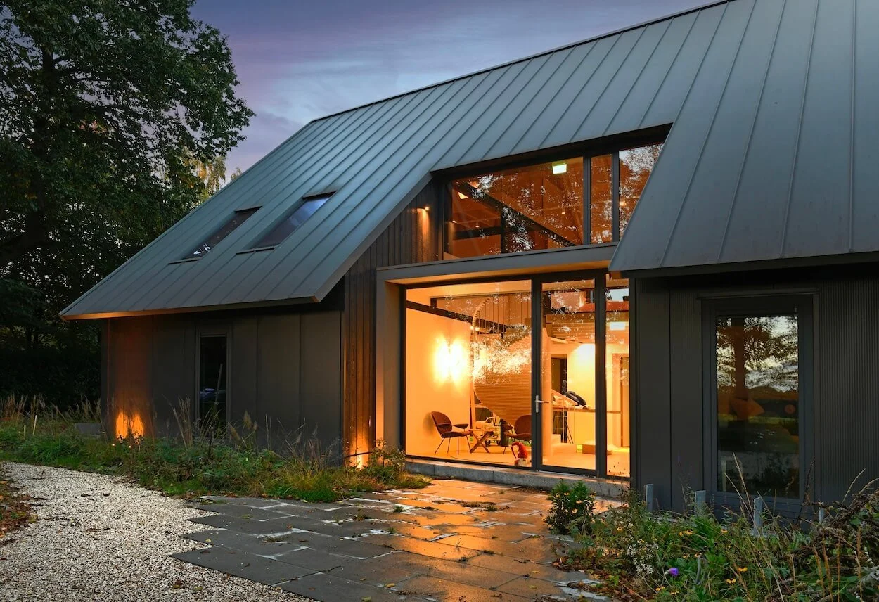 Retraite yogacentrum metalen dak Oisterwijk.jpg