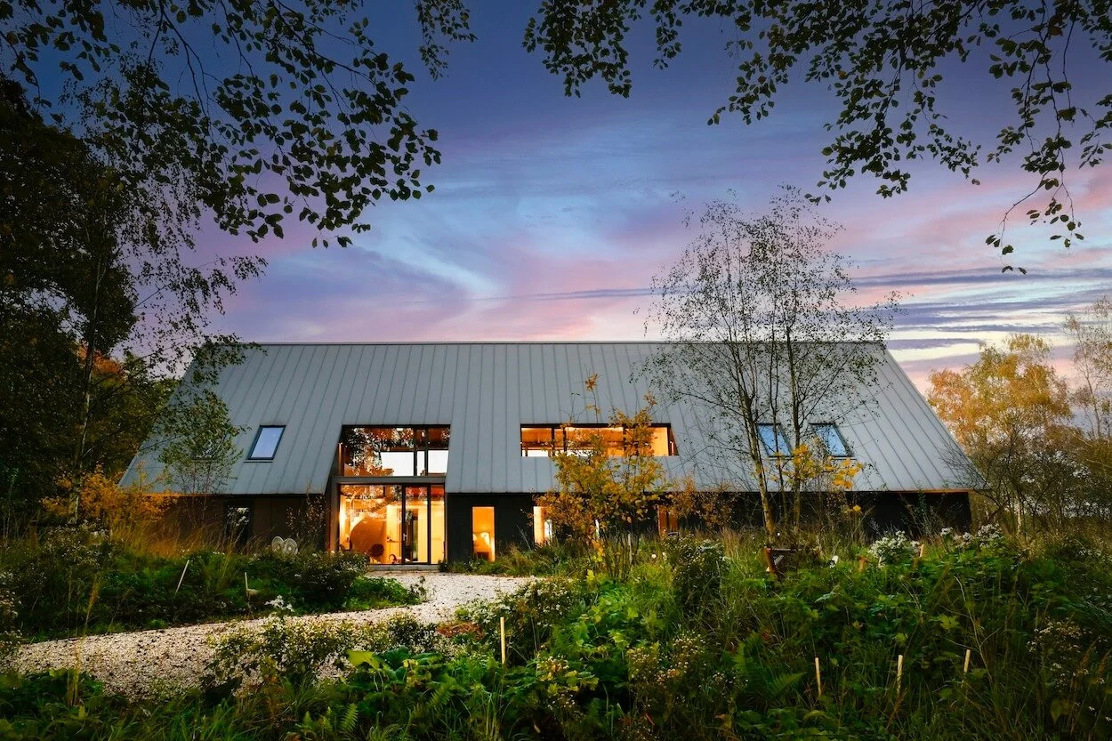 Schuurwoning Oisterwijk metalen dak.jpg